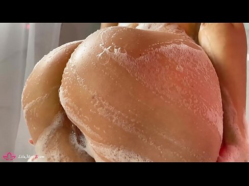 ❤️ Brunette Masturbates Pus karo Vibrator kanggo Intens Orgasme ing Shower ️❌ Video porno ing kita